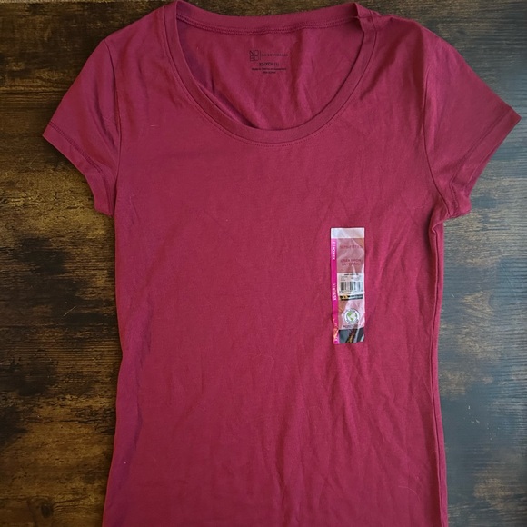 Assorted Basic T-Shirts - Picture 7 of 7